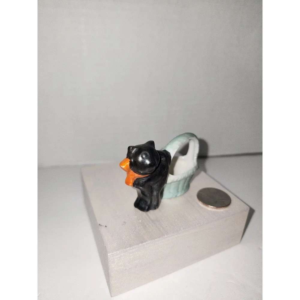 Vintage Occupied Japan tiny Black Cat with Blue Basket Trinket‎ Figure
